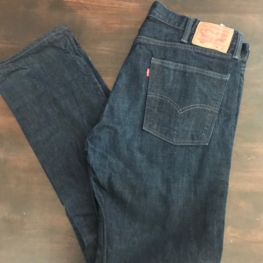 Men’s dark wash Levi’s jeans size 38 x 34 513